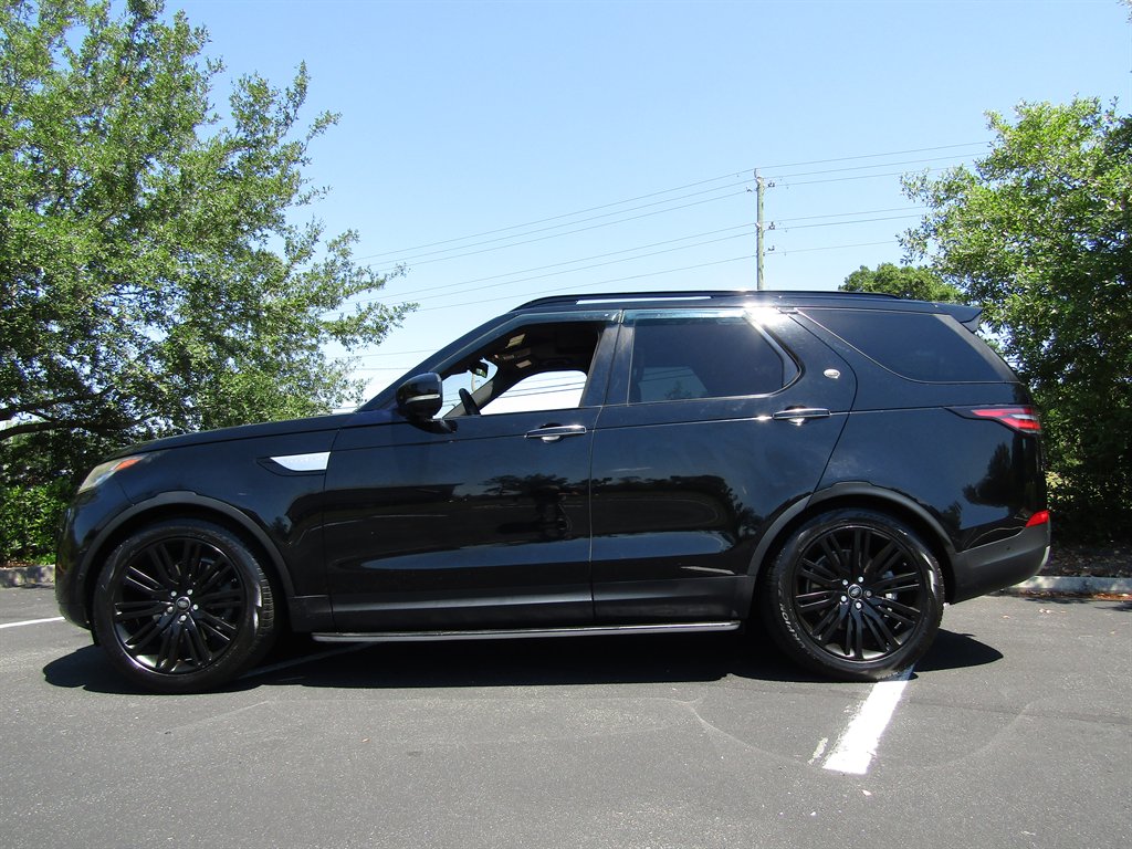 2017 Land Rover Discovery HSE LUX's photo