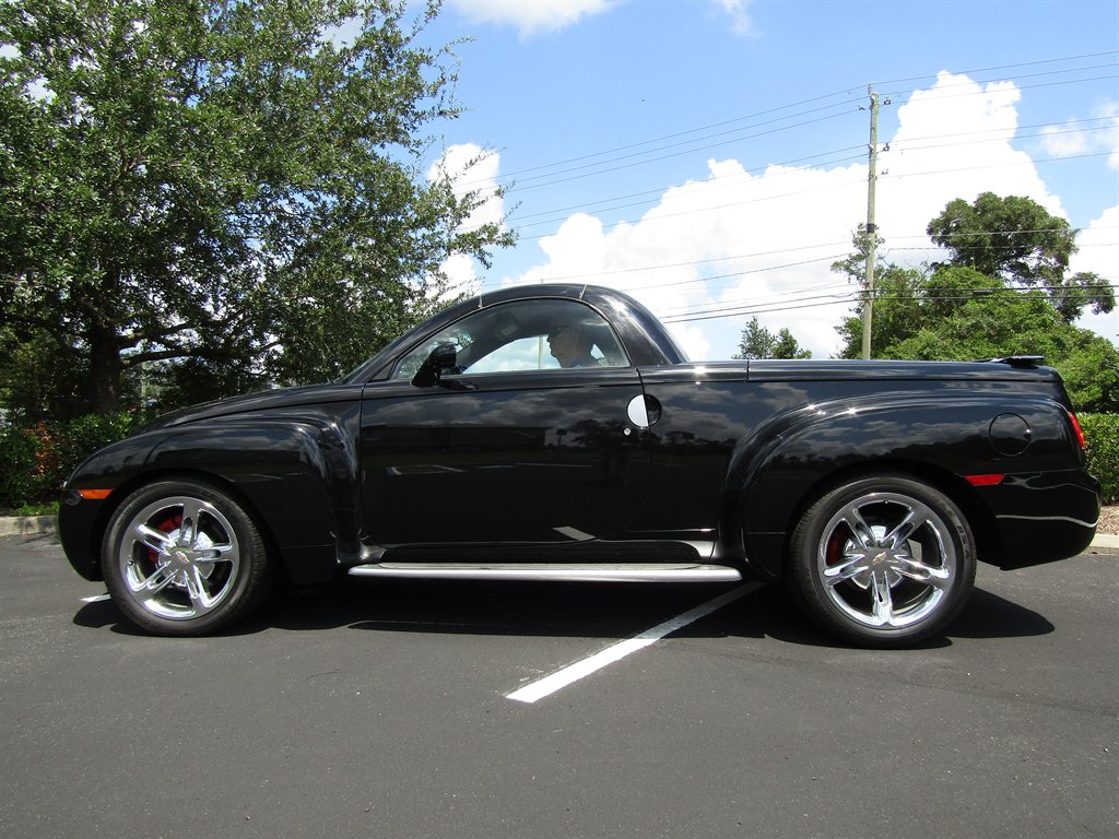 2005 Chevrolet SSR LS's photo