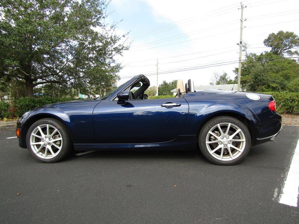 2011 Mazda MX-5 Miata Grand Touring Hard Top