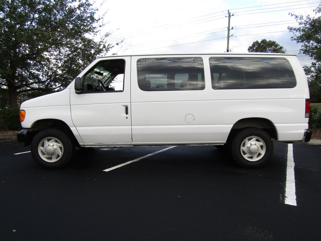 2007 Ford E-Series E-350 XL Super Duty's photo
